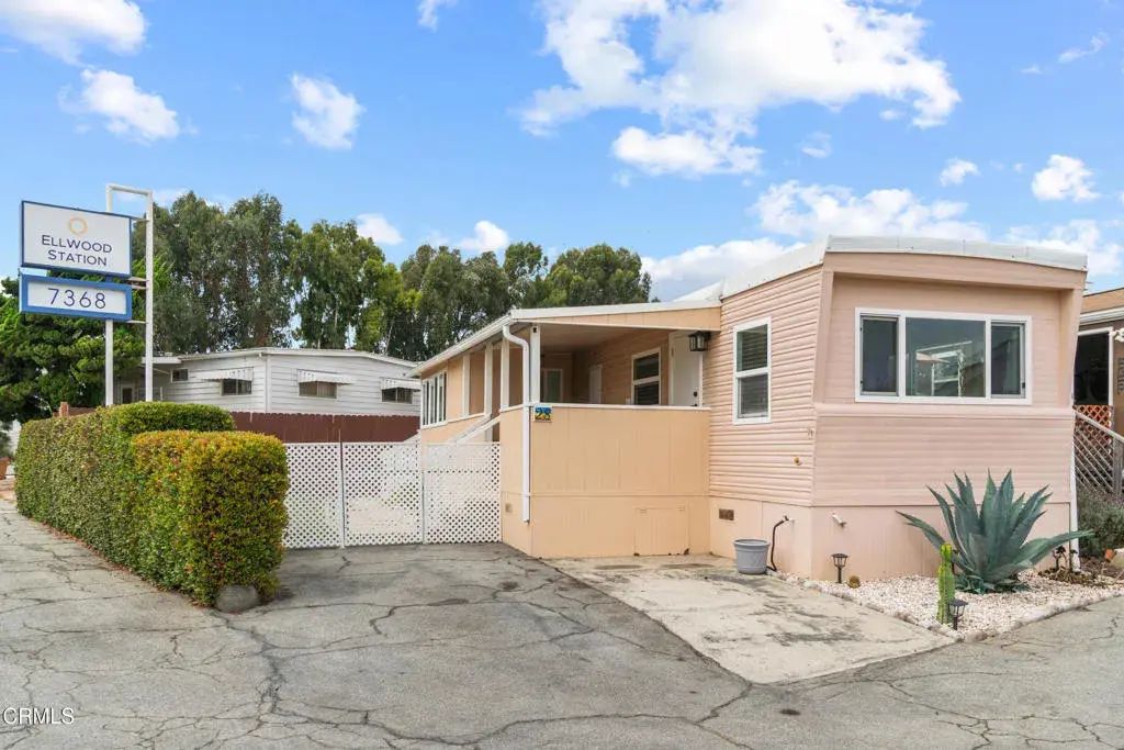 7368 Hollister 28, Goleta