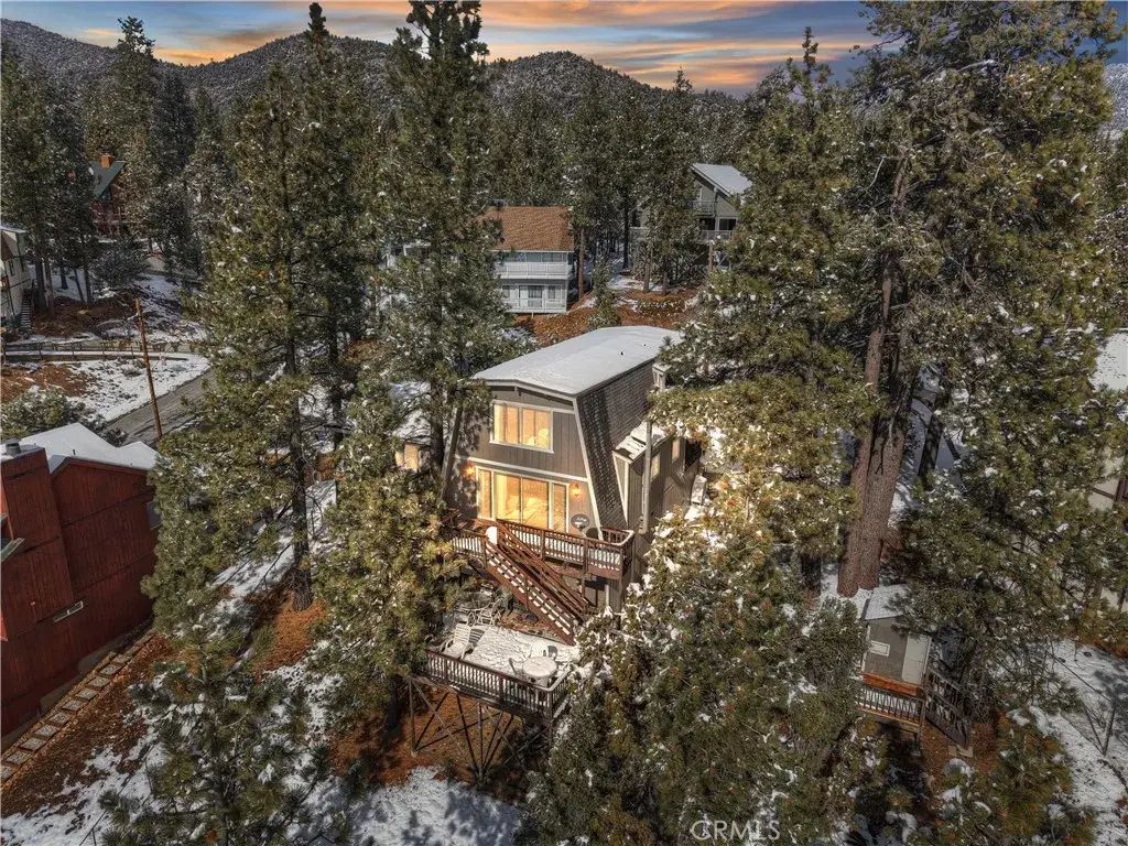 1004 White Mountain Drive, Big Bear City