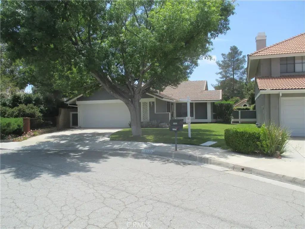 25903 Carillo, Valencia