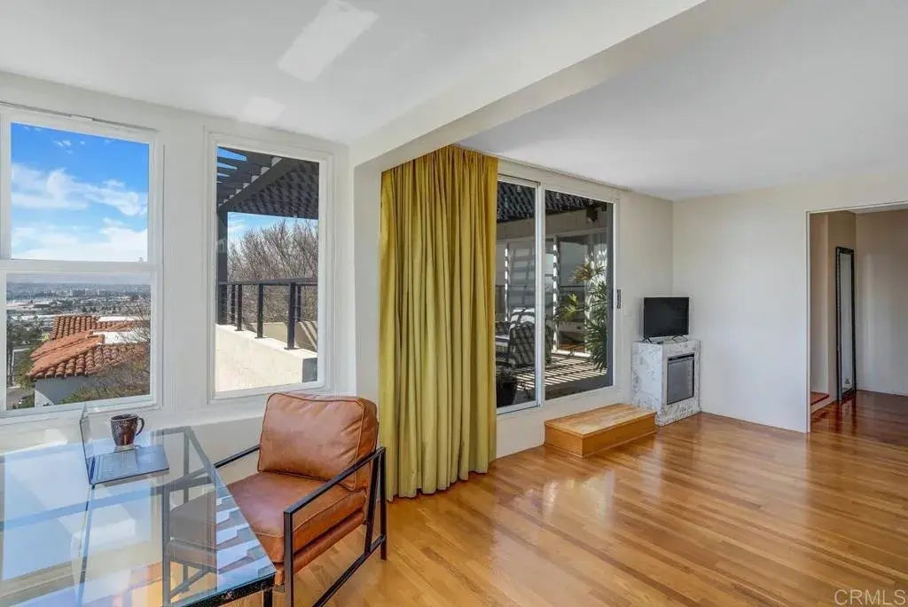 Photo of Listing #PTP2507225