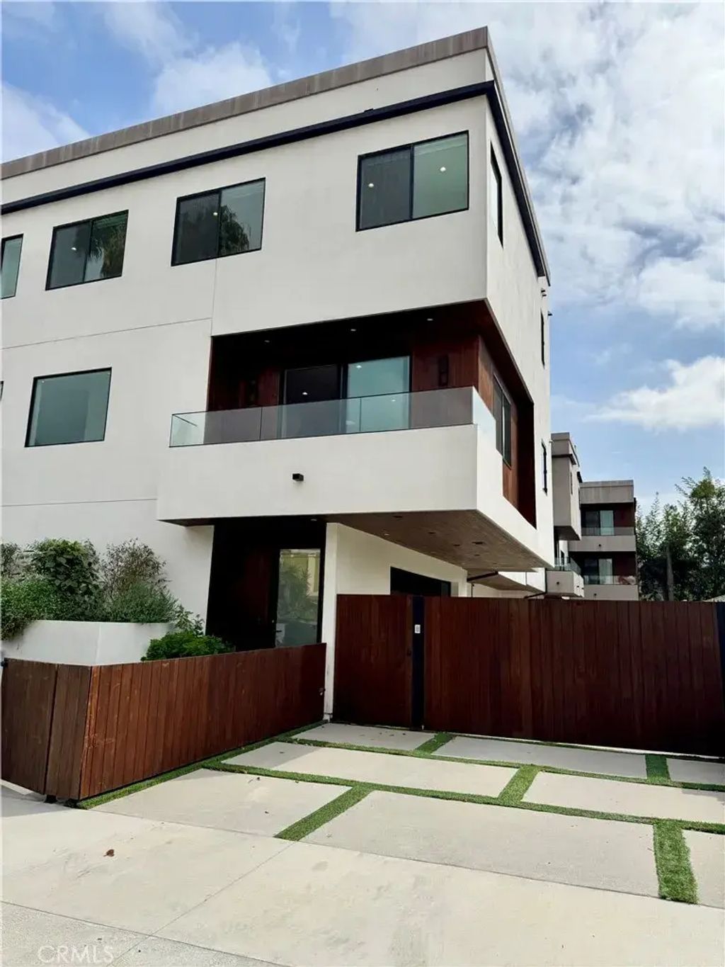 4336 N Serene Place, Studio City