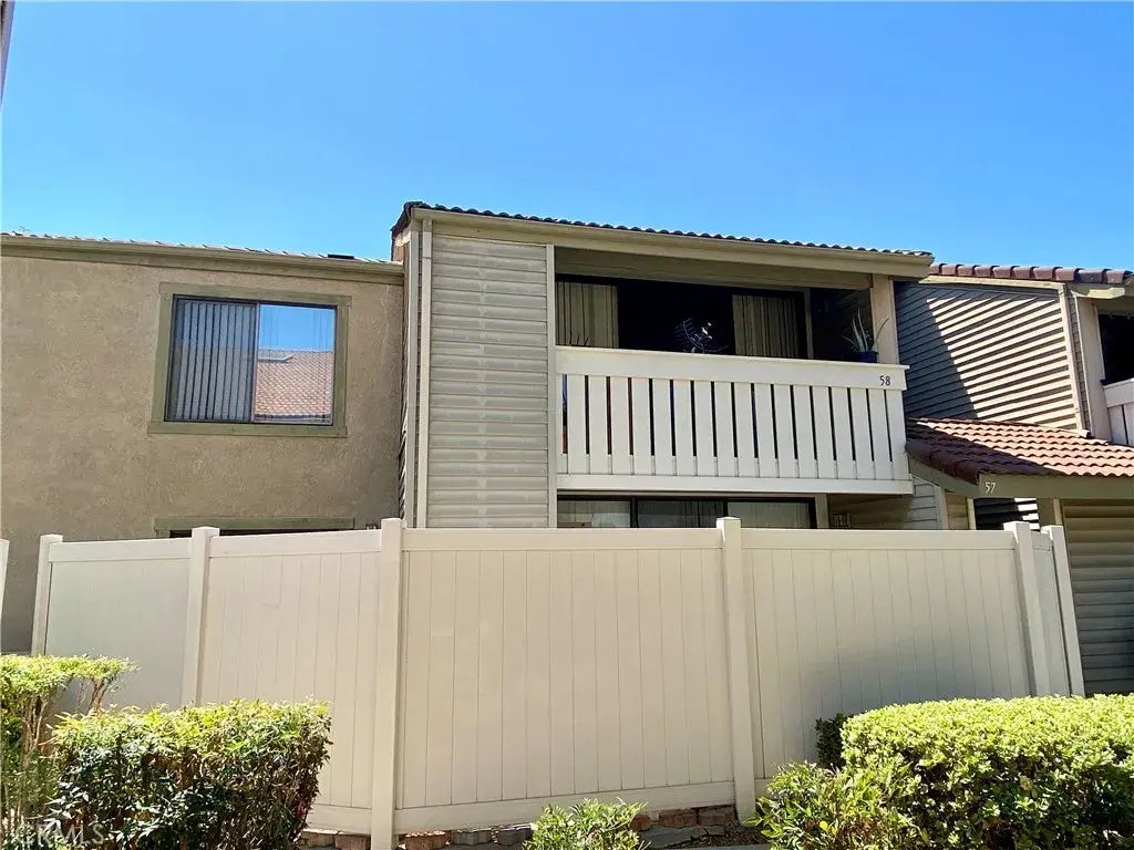 58 Carriage Way 208, Pomona