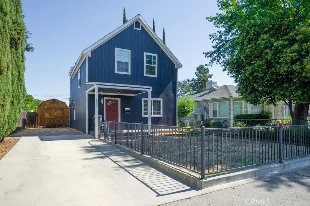 1537 4th Avenue, Corning