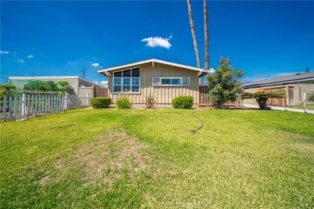 14633 Los Fuentes, La Mirada