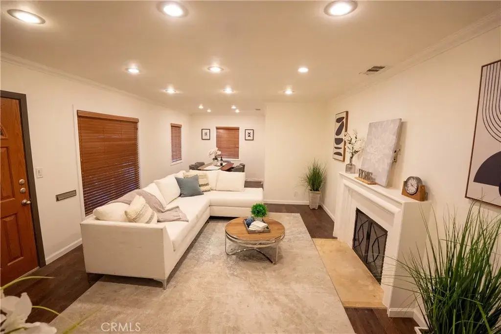 7712 Wilkinson Avenue, North Hollywood