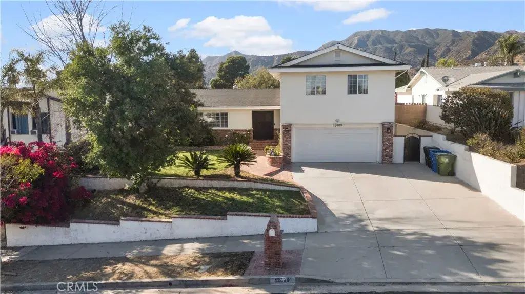 13889 Nurmi Street, Sylmar
