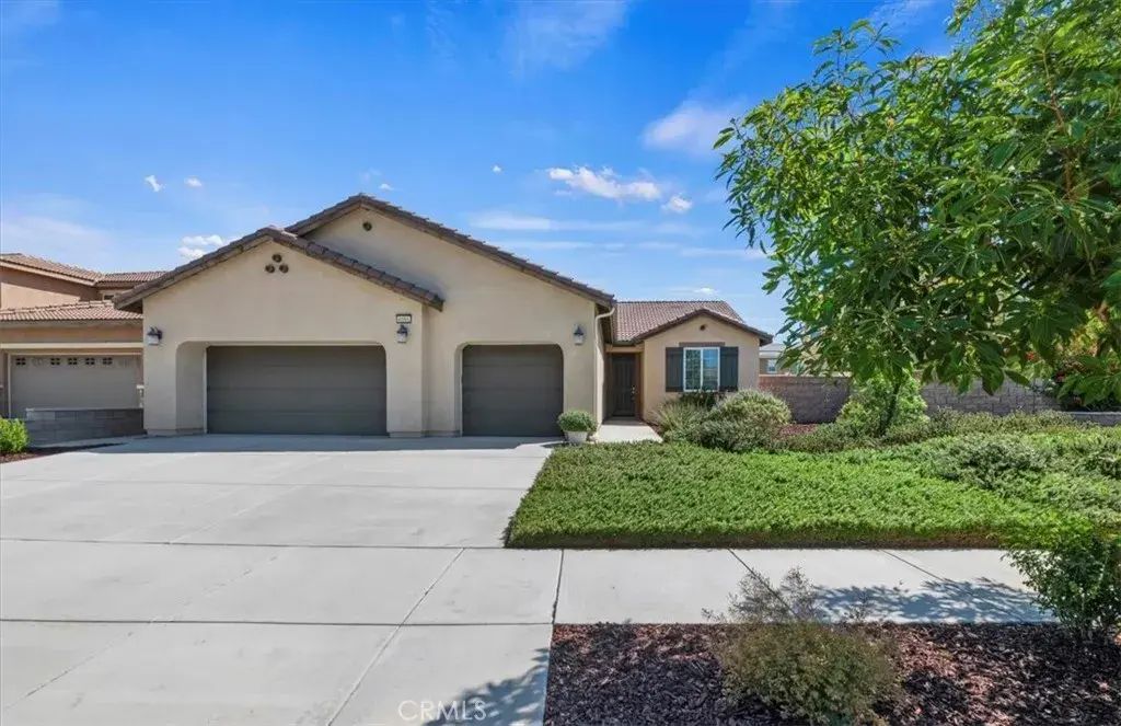 6986 Housatonic Court, Jurupa Valley