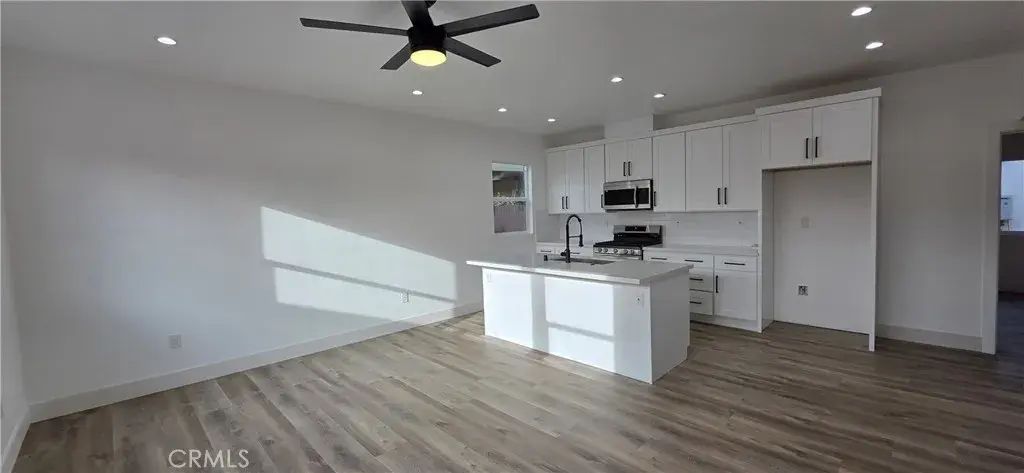 4705 Lakewood 1, Lakewood