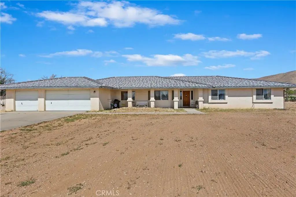 9585 Juniper Street, Apple Valley
