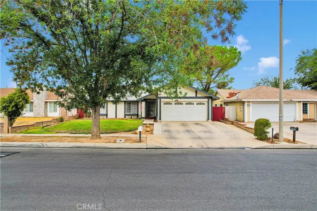 44019 Glenraven Road, Lancaster