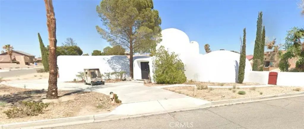26325 Edgewater, Helendale