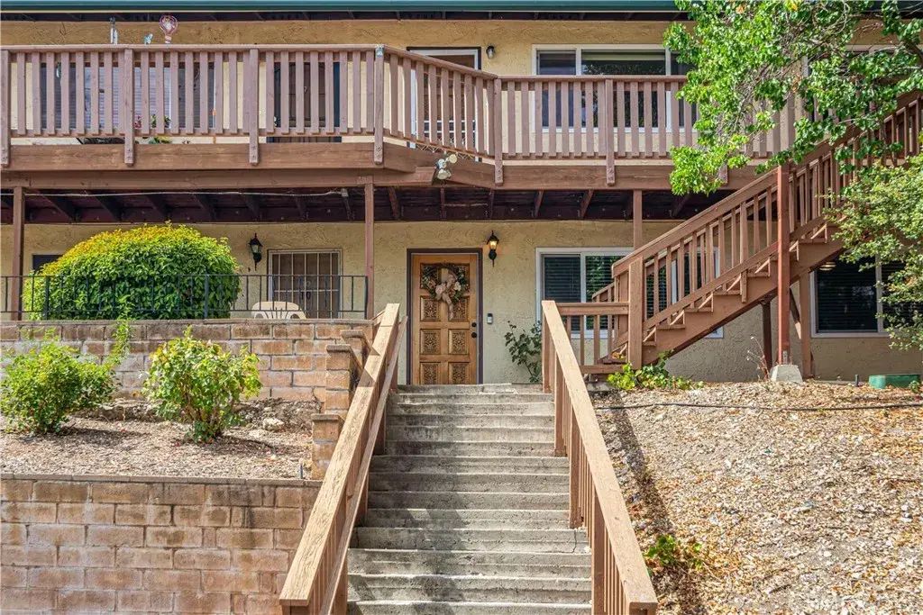 5580 Traffic Way 11, Atascadero