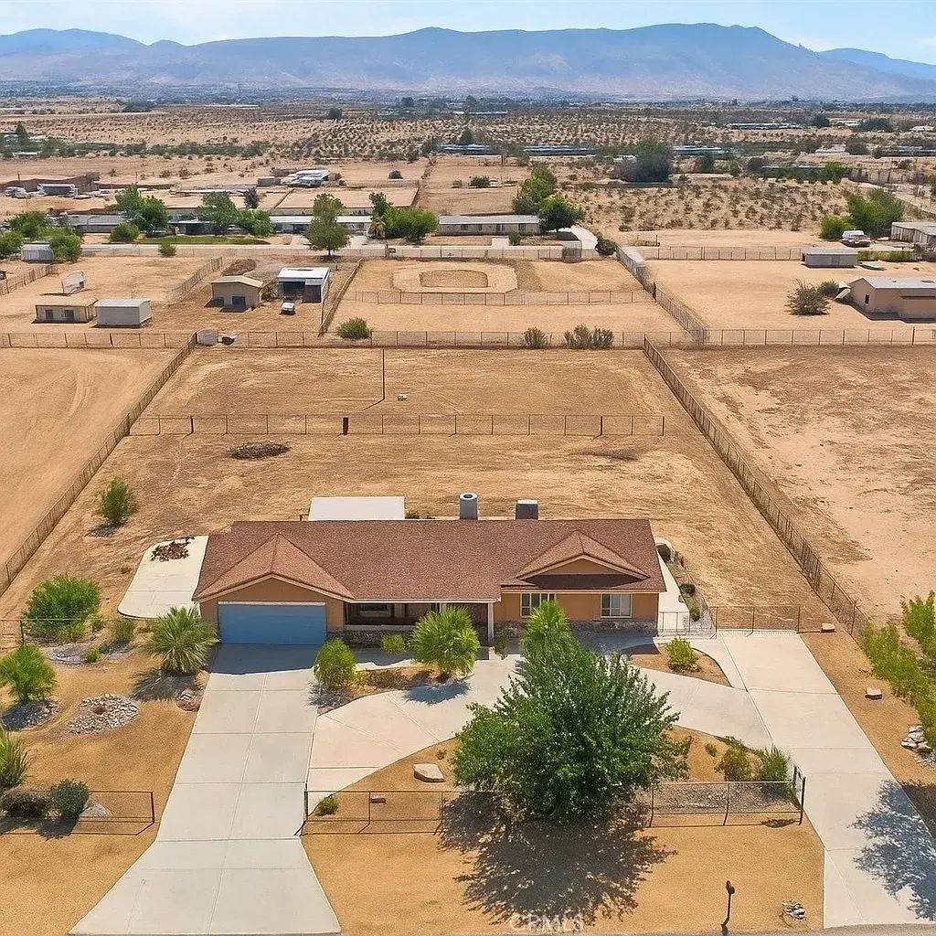 22665 Little Beaver, Apple Valley