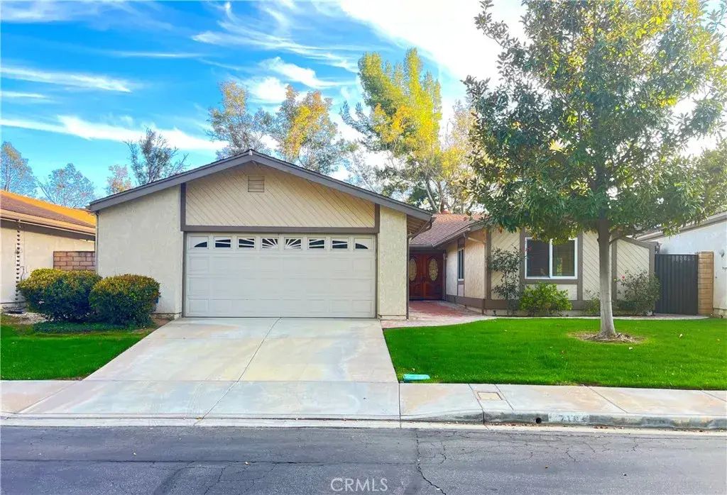 718 Via La Paloma, Riverside