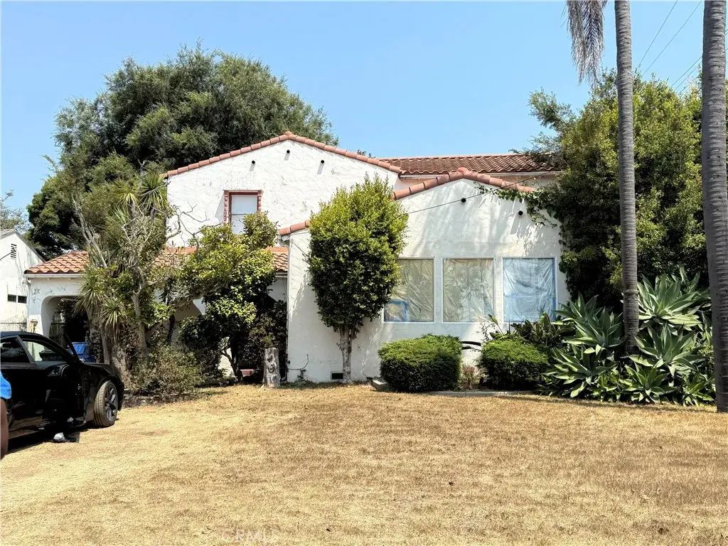 7830 S Victoria, Los Angeles