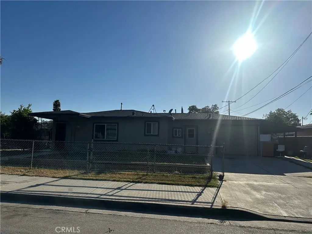 5844 Montgomery Street, Riverside