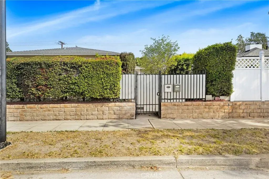1713-1715 W Victory, Burbank