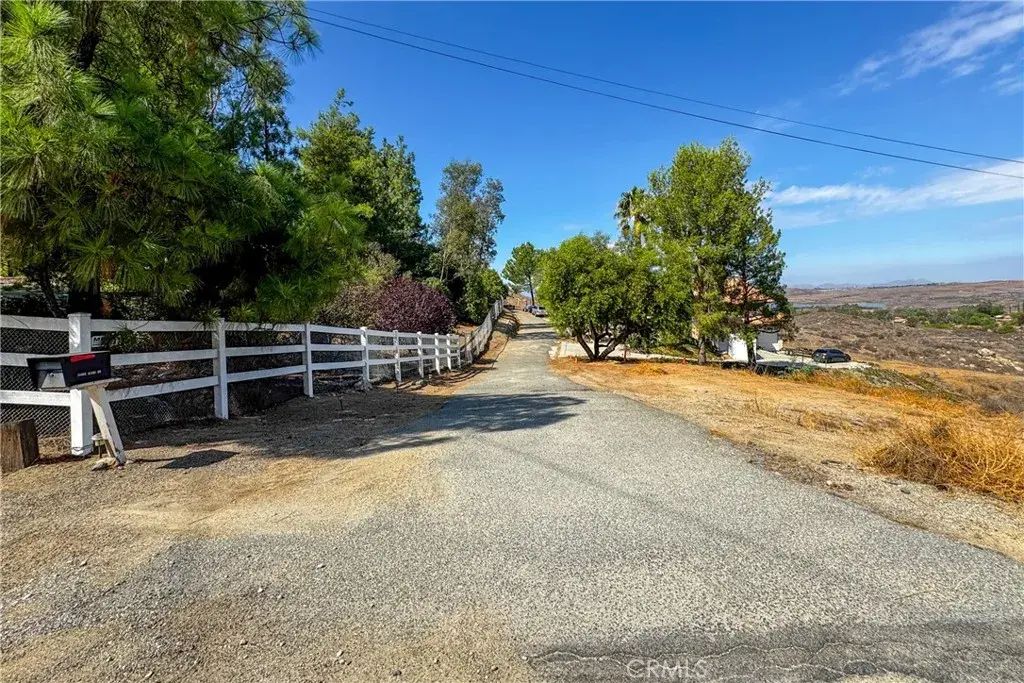1 Heizer, Perris