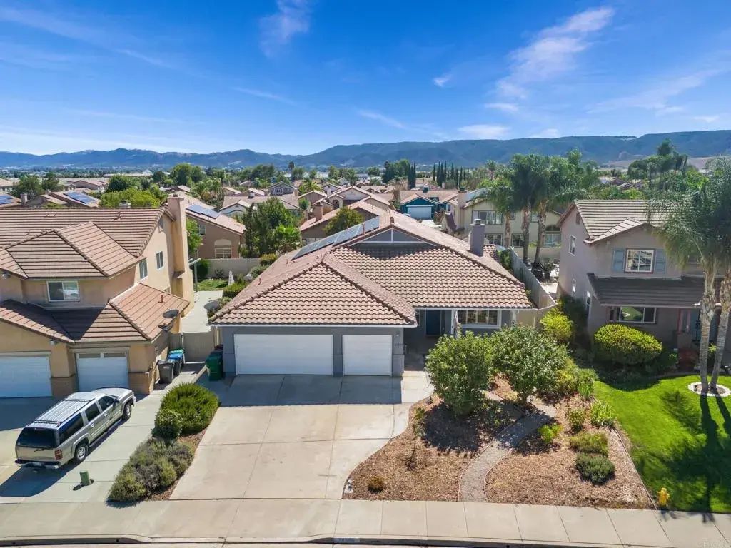 24099 Chatenay Lane, Murrieta
