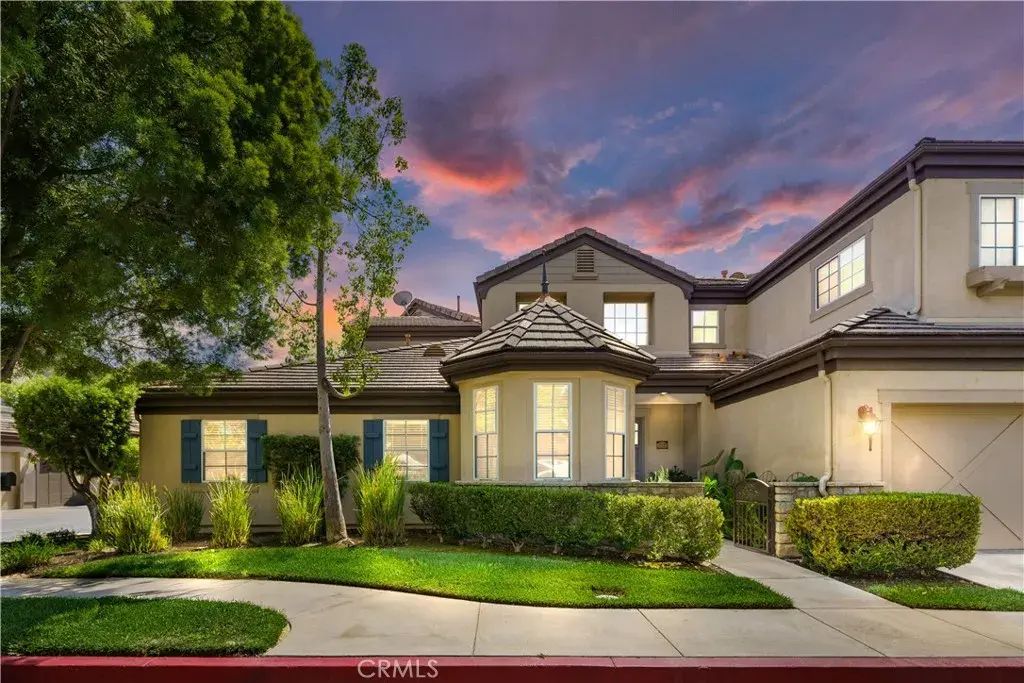 24736 Avignon Drive, Valencia