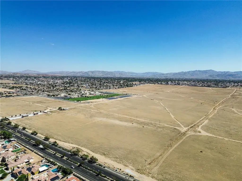 1 Apple Valley, Apple Valley