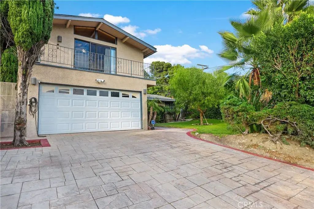 9691 Saluda Avenue, Tujunga