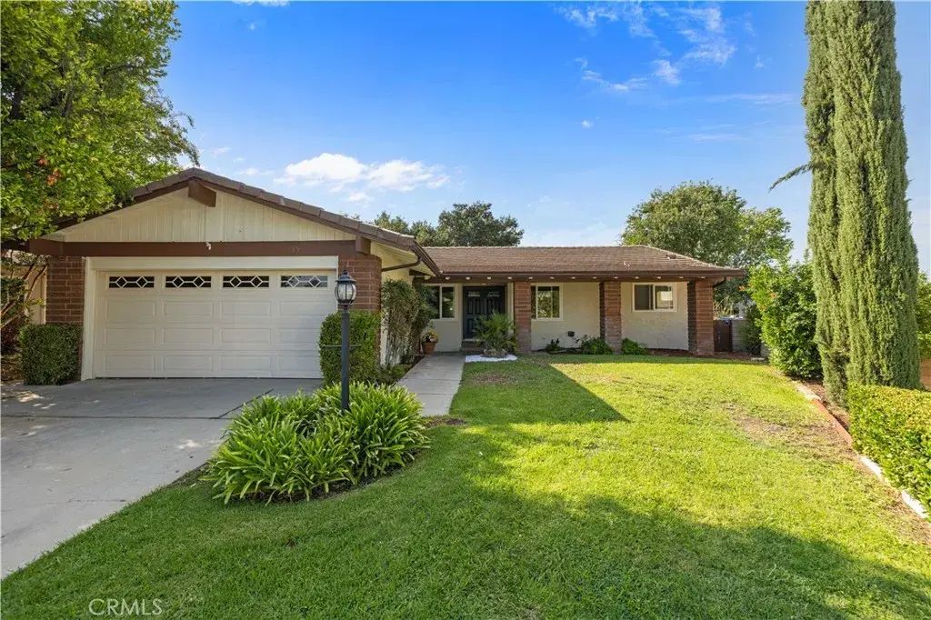 23555 Lloyd Houghton Place, Newhall