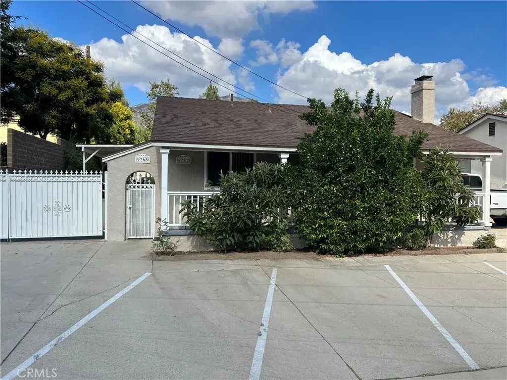 9762 Tujunga Canyon, Tujunga