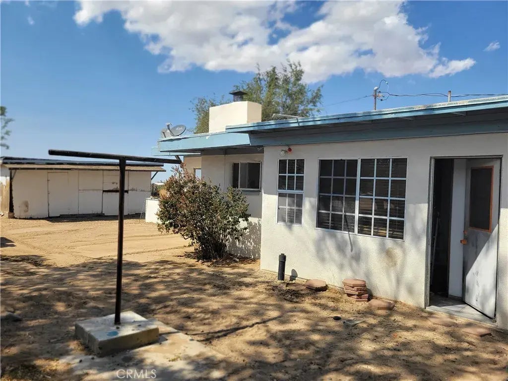 9116 Sierra Vista, Phelan