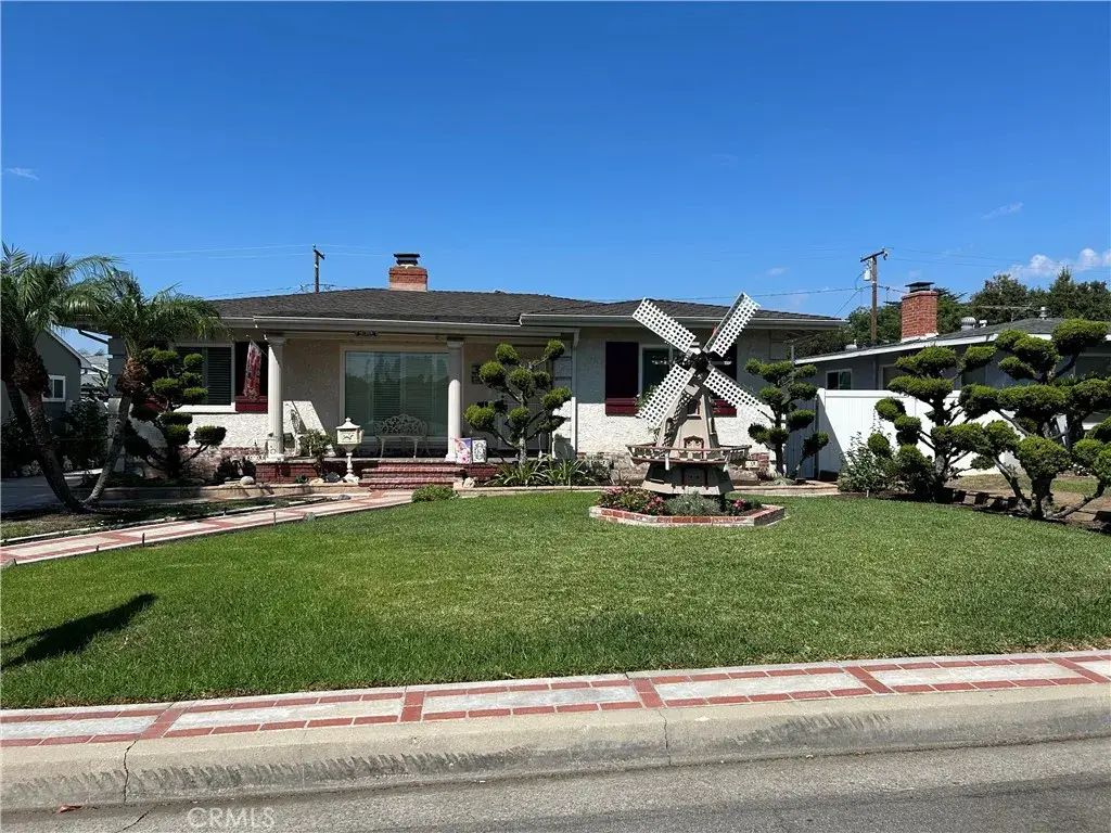 8621 Calmada Avenue, Whittier