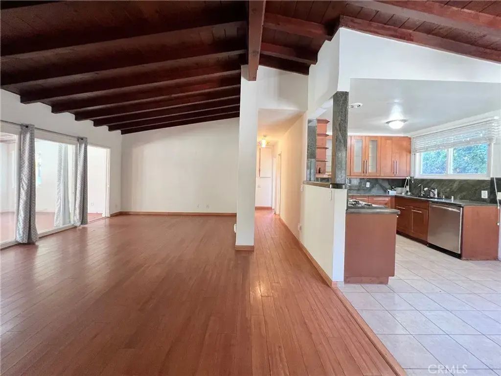 9236 Burnet Avenue, North Hills