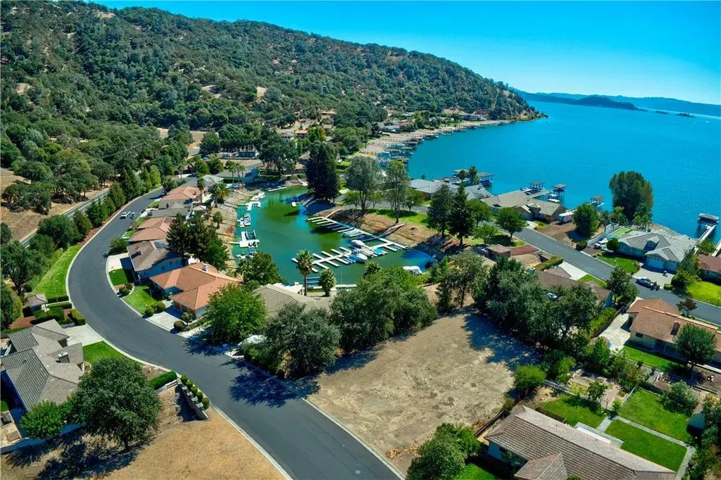 8541 Paradise Valley, Lucerne