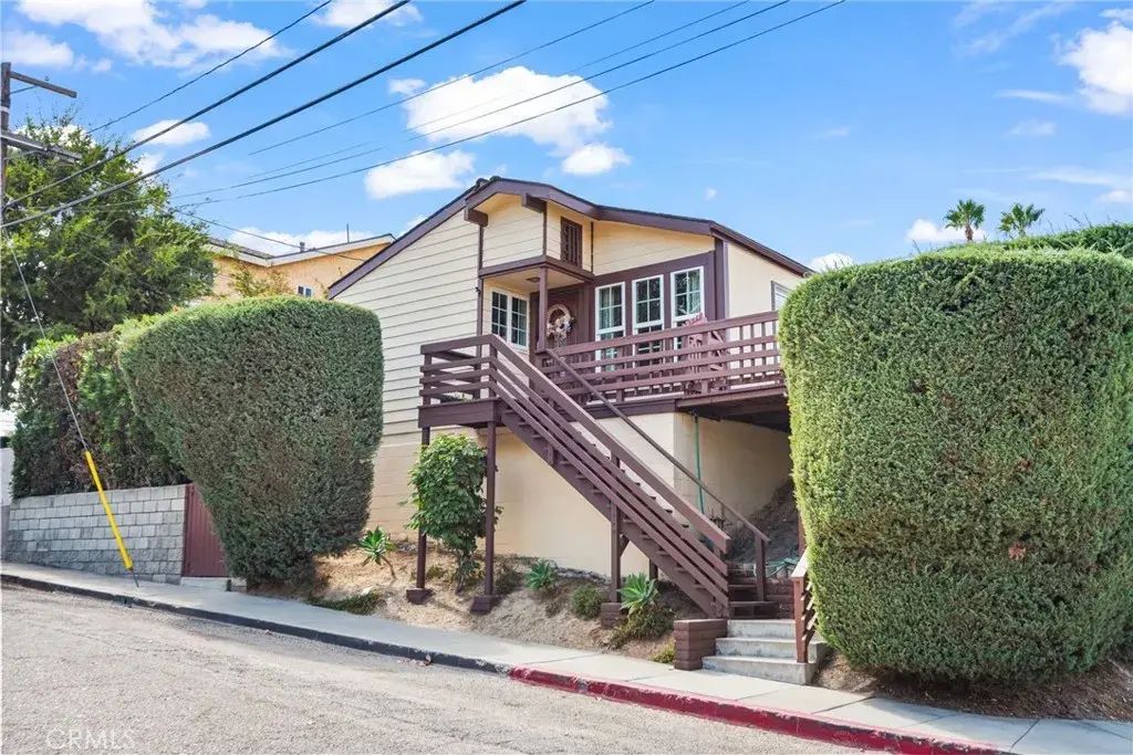 4982 La Calandria, El Sereno