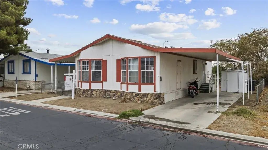 45111 25th East 4, Lancaster