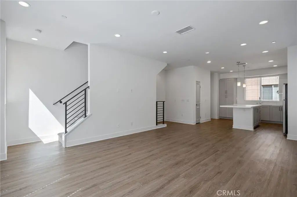 10710 Toluca, Toluca Lake