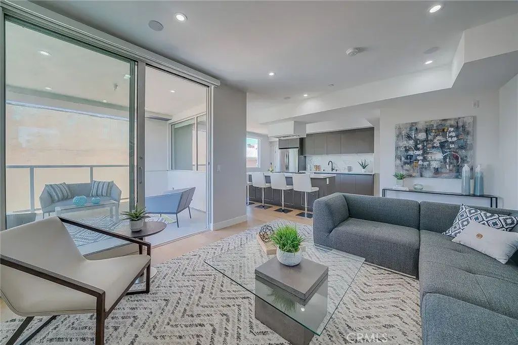 1148 N Detroit 3a, West Hollywood