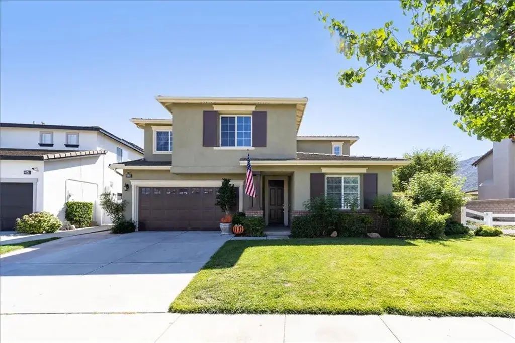 23535 Silverwood, Murrieta