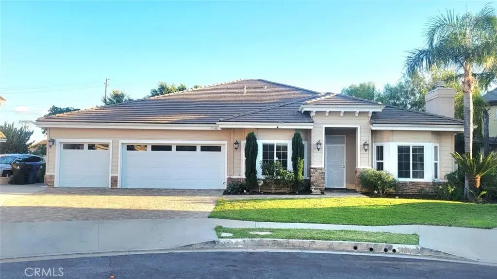 21346 Blackhawk Street, Chatsworth