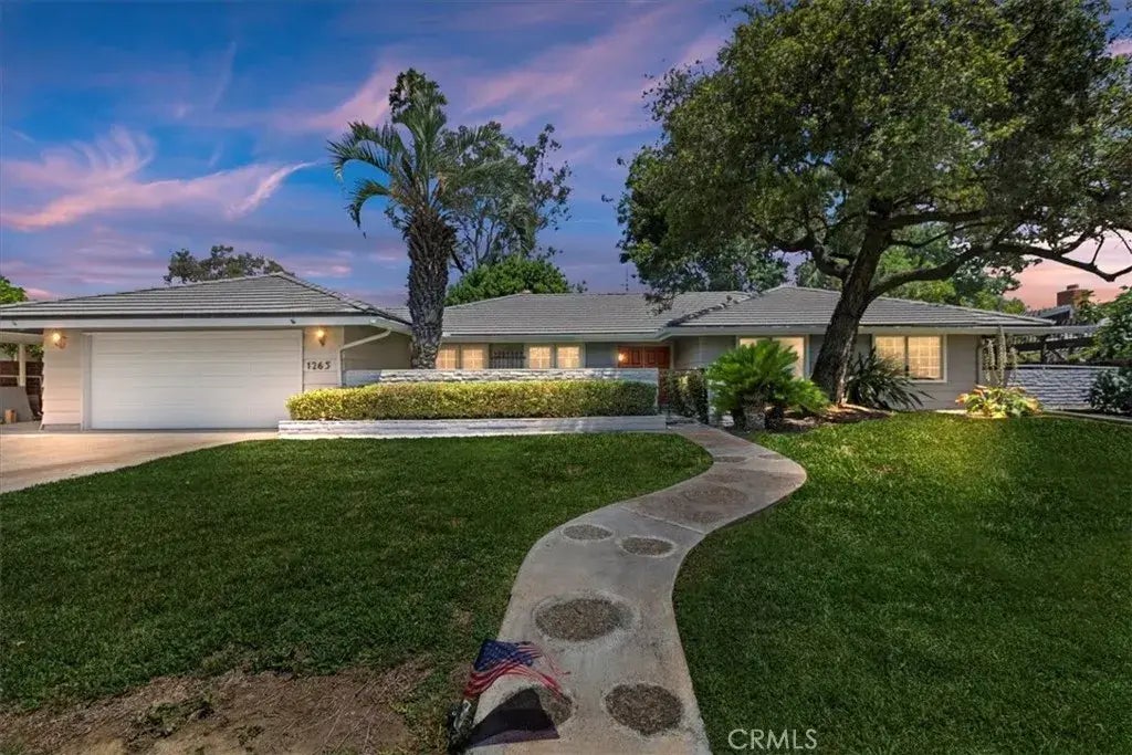 1265 Country Club, Riverside