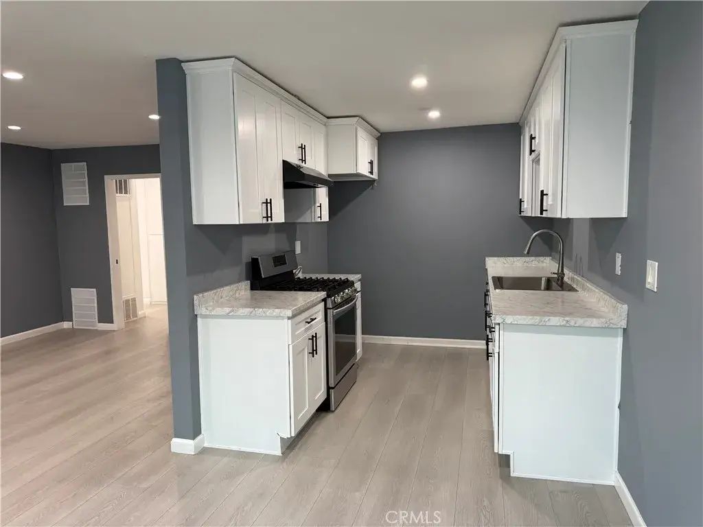 6722 Whitsett Avenue, North Hollywood