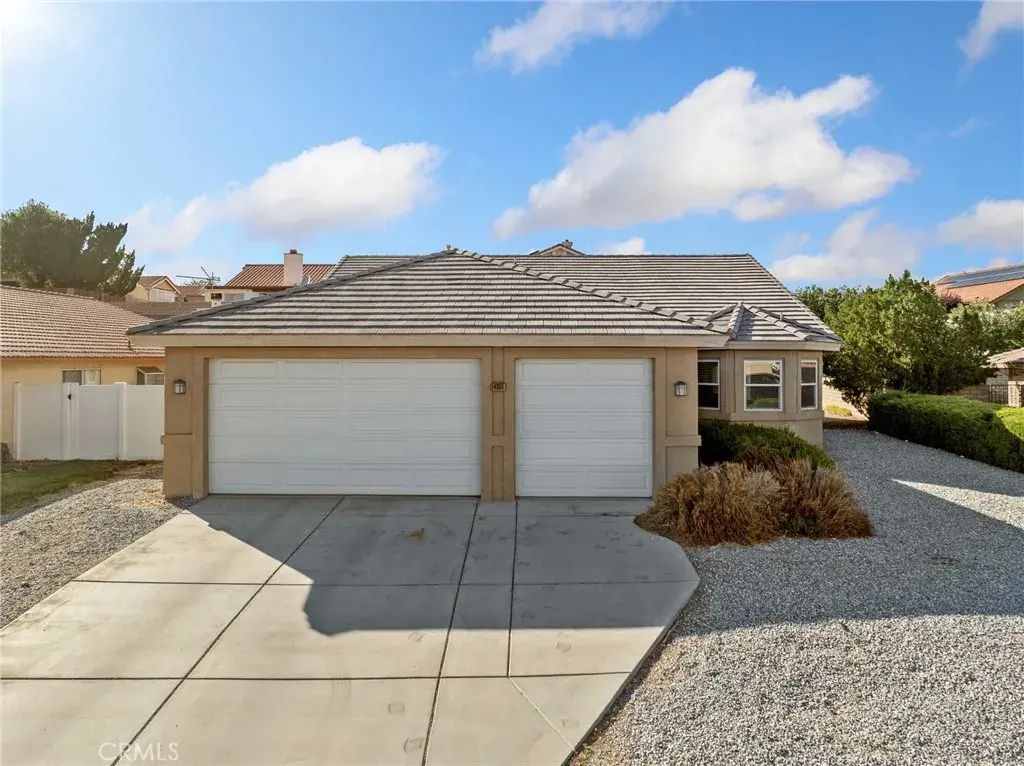 14355 Schooner, Helendale