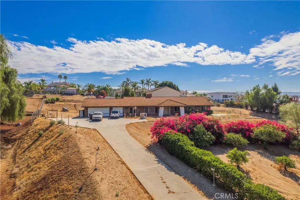 16220 Stone Ridge, Riverside