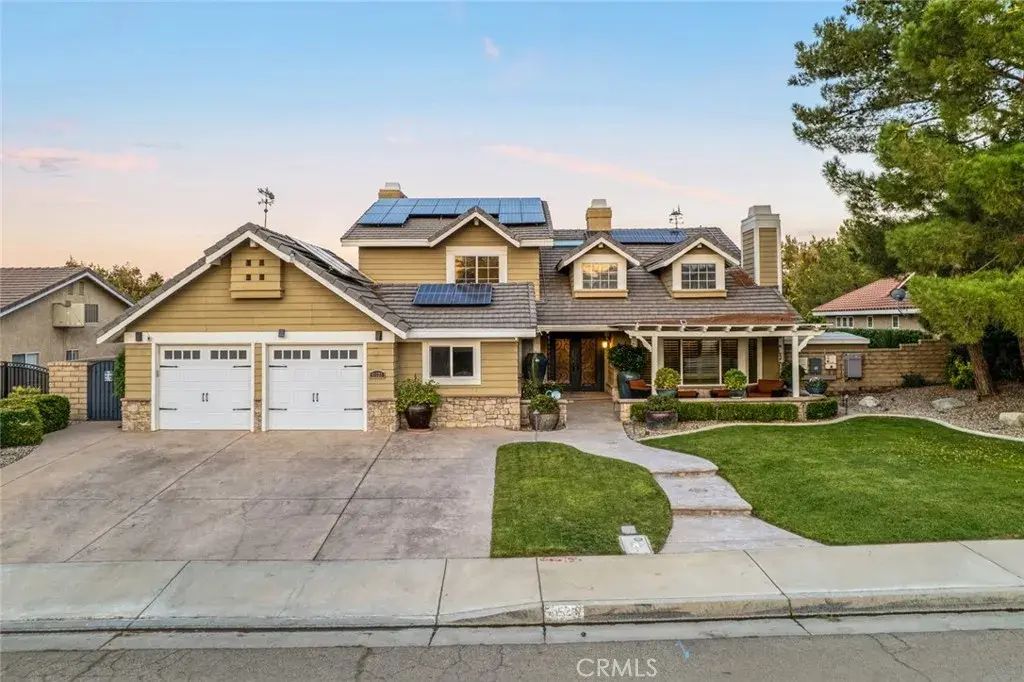 41528 Jacaranda Street, Palmdale