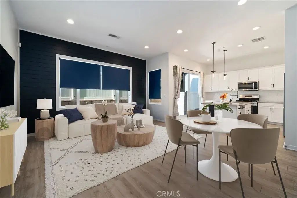 4166 Horvath 106, Corona
