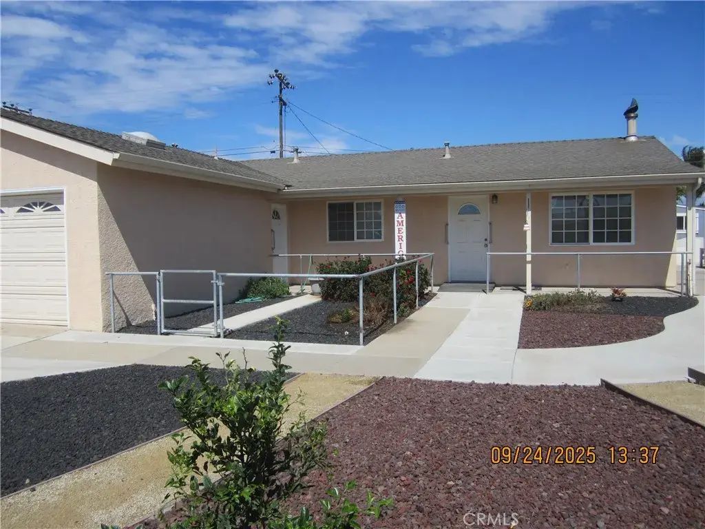 1851 Sandalwood, Santa Maria