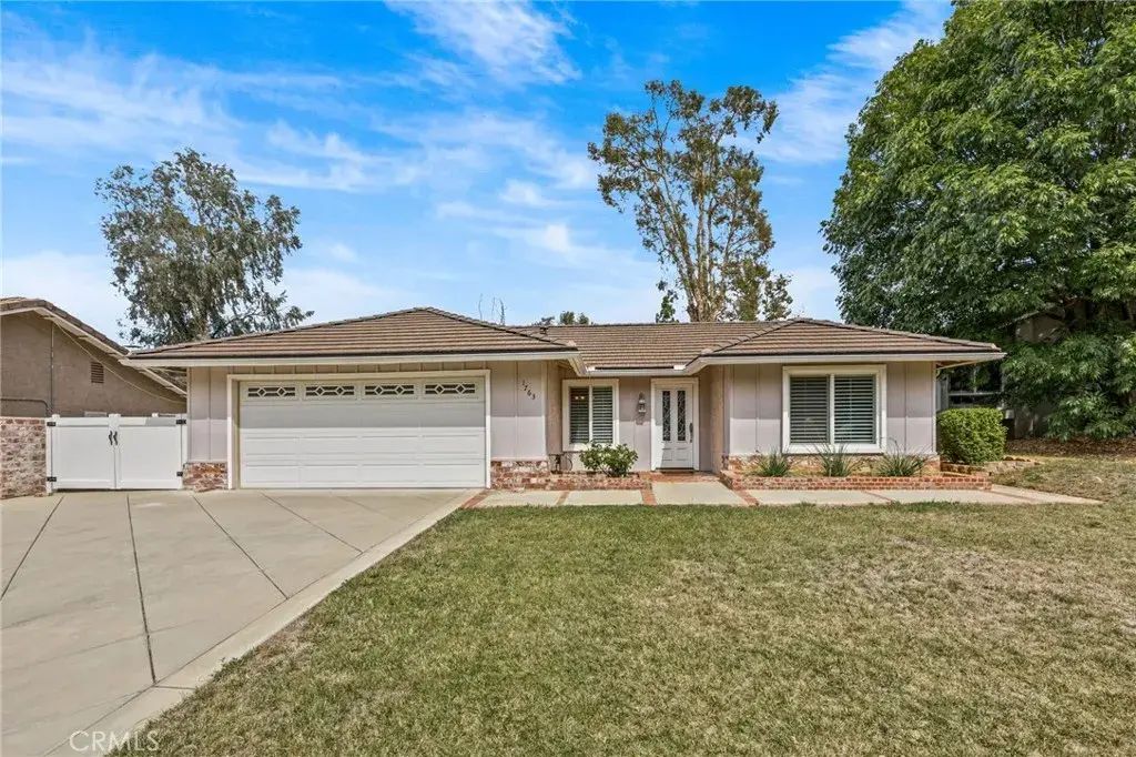 1763 Gleason, Corona