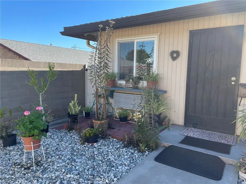 9926 Cedar, Bellflower