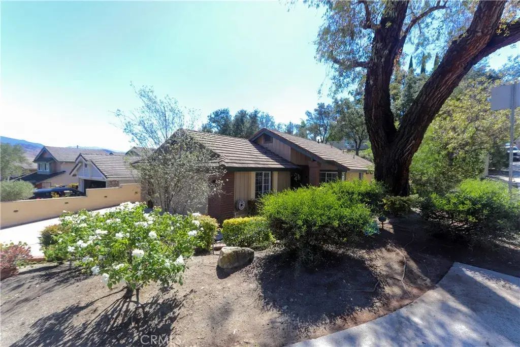 19316 Sycamore Glen, Lake Forest