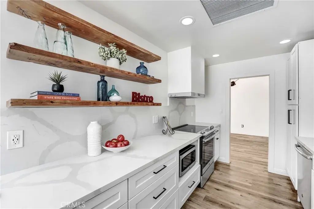 6150 Buckingham 106, Culver City