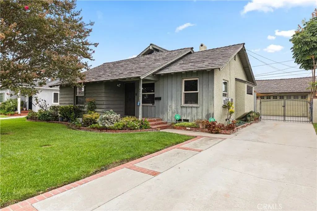 9063 Gotham Street, Downey